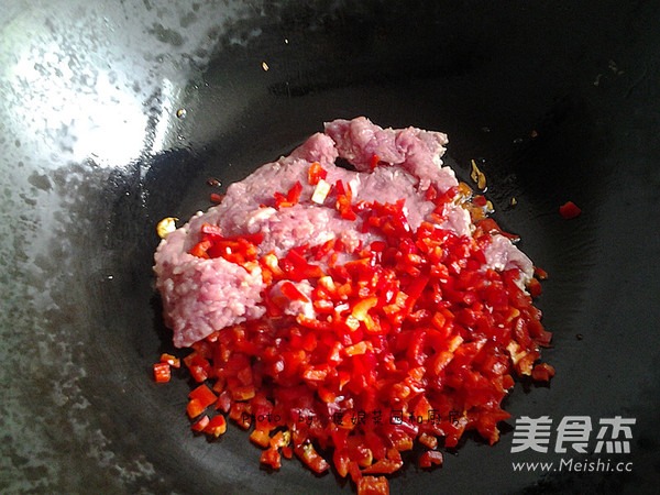 肉末蒸<a href=/shicai/shucai/DouJiao/index.html target=_blank><u>豆角</u></a>的做法