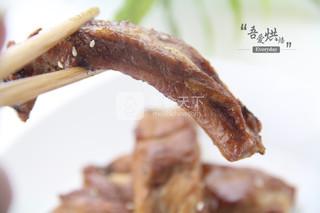 酱香焗<a href=/shicai/rouqin/LeiPai/index.html target=_blank><u>肋排</u></a>