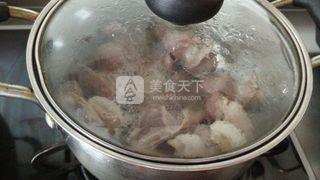 鸭胥炒<a href=/shicai/shucai/MuEr/index.html target=_blank><u>木耳</u></a>