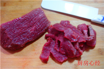 沙茶<a href=/shicai/rouqin/NiuRou/index.html target=_blank><u>牛肉</u></a>步骤3