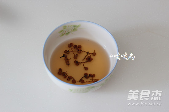 <a href=/shicai/shucai/JiCai/index.html target=_blank><u>荠菜</u></a>鲜肉馄饨的做法