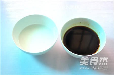 秘制香酥<a href=/shicai/shuichanpin/JiYu/index.html target=_blank><u>鲫鱼</u></a>的做法