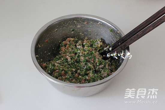 <a href=/shicai/shucai/JiCai/index.html target=_blank><u>荠菜</u></a>鲜肉馄饨的做法