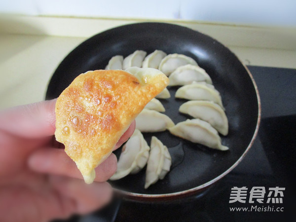 鲜肉煎饺的做法