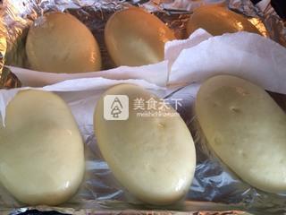 简单色拉<a href=/shicai/mimian/MianBao/index.html target=_blank><u>面包</u></a>