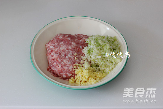 <a href=/shicai/shucai/JiCai/index.html target=_blank><u>荠菜</u></a>鲜肉馄饨的做法