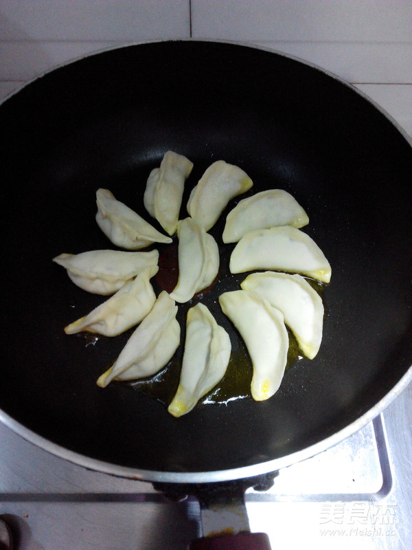 冰花煎饺的做法