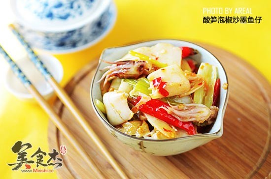 酸笋泡椒炒<a href=/shicai/shuichanpin/MoYu/index.html target=_blank><u>墨鱼</u></a>仔Nv.jpg