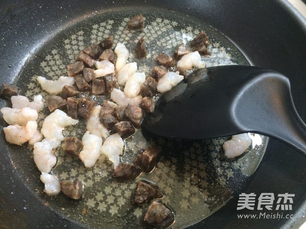 虾仁蛋炒饭的做法