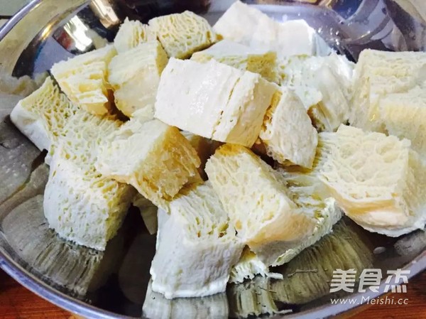 肉丝烧冻<a href=/shicai/mimian/DouFu/index.html target=_blank><u>豆腐</u></a>的做法