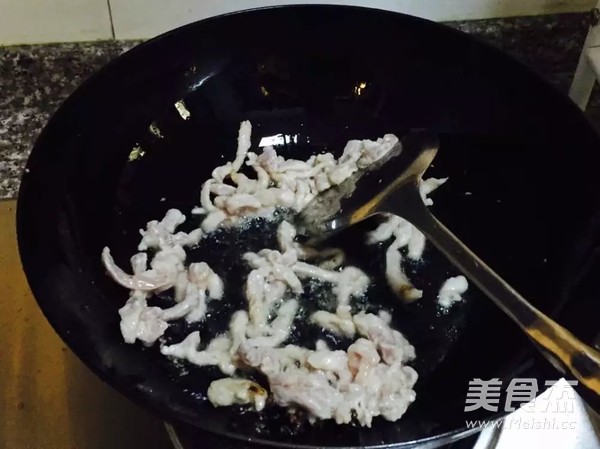 肉丝烧冻<a href=/shicai/mimian/DouFu/index.html target=_blank><u>豆腐</u></a>的做法