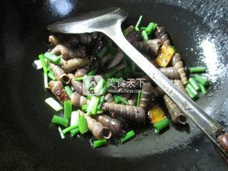 <a href=/shicai/diaoweipin/DouChi/index.html target=_blank><u>豆豉</u></a>炒钉螺 