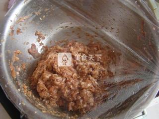 <a href=/shicai/shucai/JiCai/index.html target=_blank><u>荠菜</u></a>鲜肉馅饼